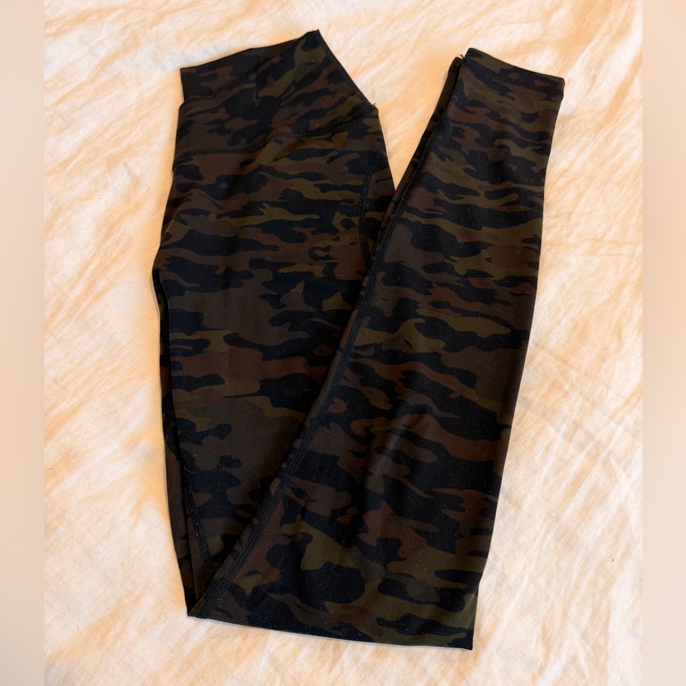 Camo Print Crossover Waist Women's Leggings
